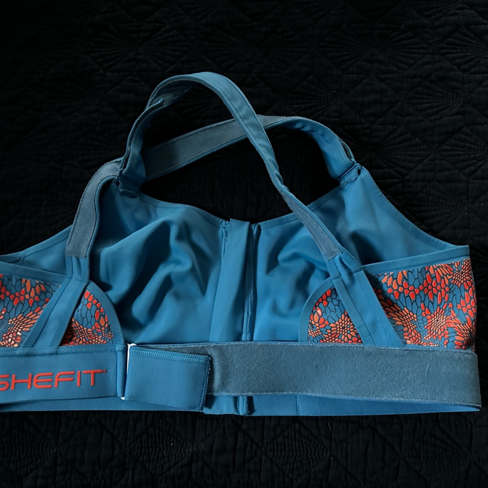 SHEFIT Flex Sports Bra - Medium Impact